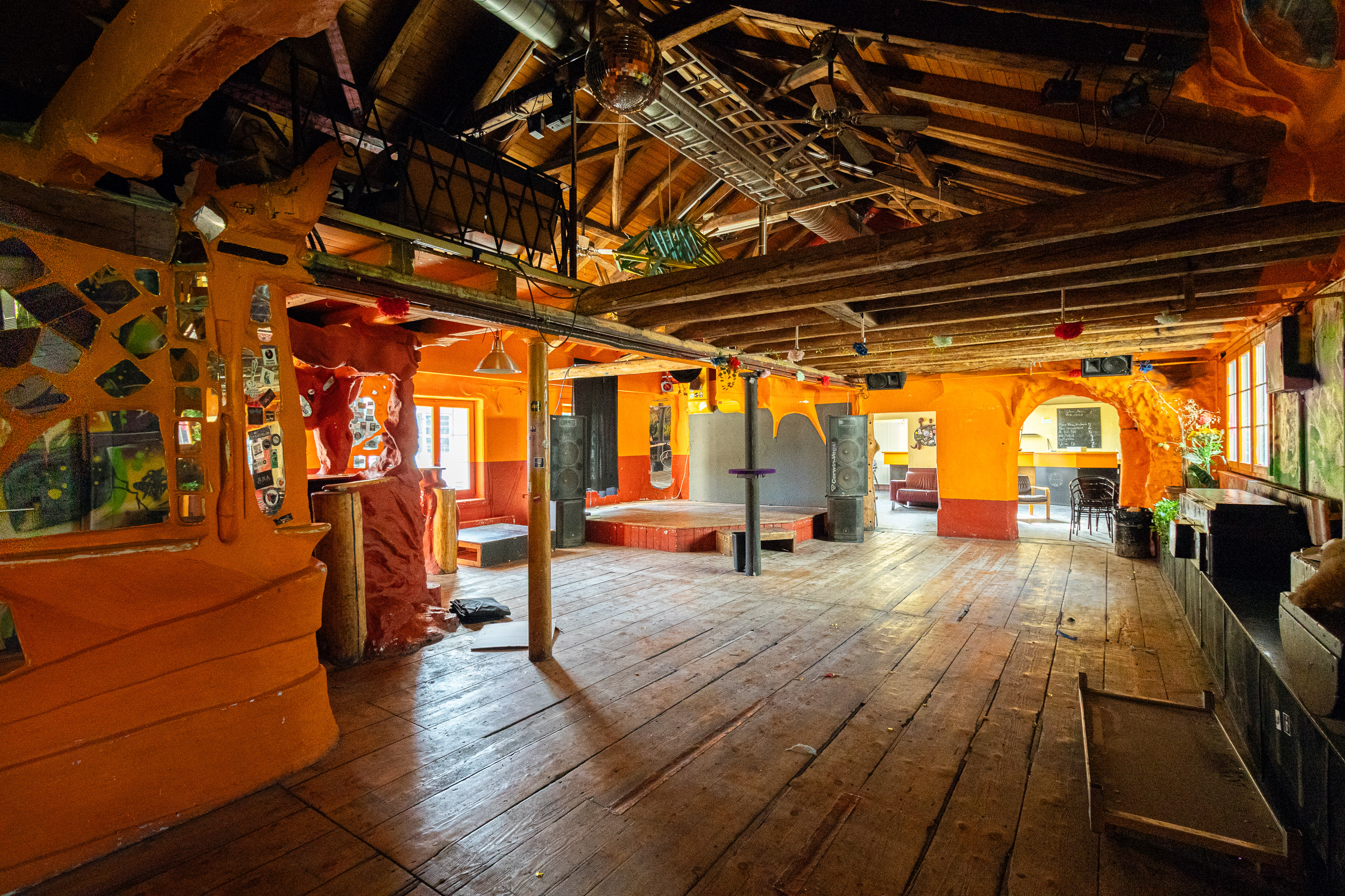 Filmlocation? - Club, kleine Bühne, Kleinkunst, Disco, Bar