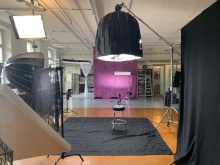Suche Atelier & Wohnpartner / in (Film oder Fotoproduktion bevorzugt) Suche Atelier & Wohnpartner / in (Film oder Fotoproduktion bevorzugt)