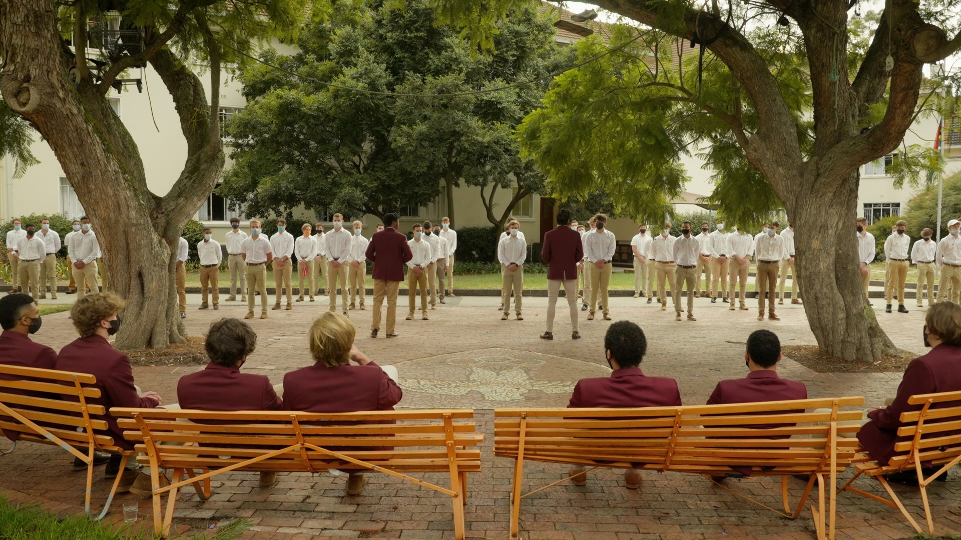 FITTING IN (Fabienne Steiner / CH / 2025 / 84 min / Original E mit D UT)