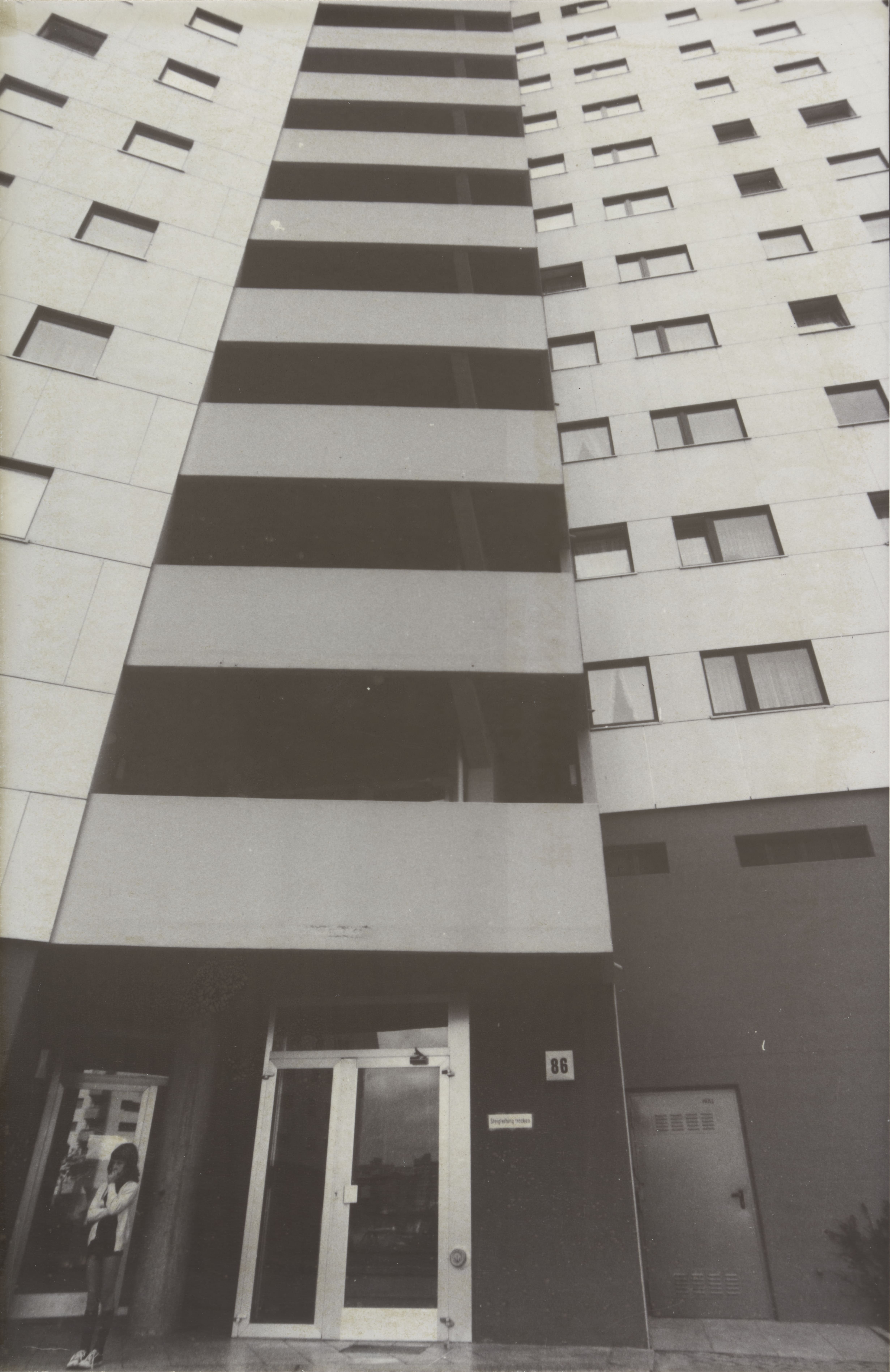 ZUR WOHNUNGSFRAGE 1972