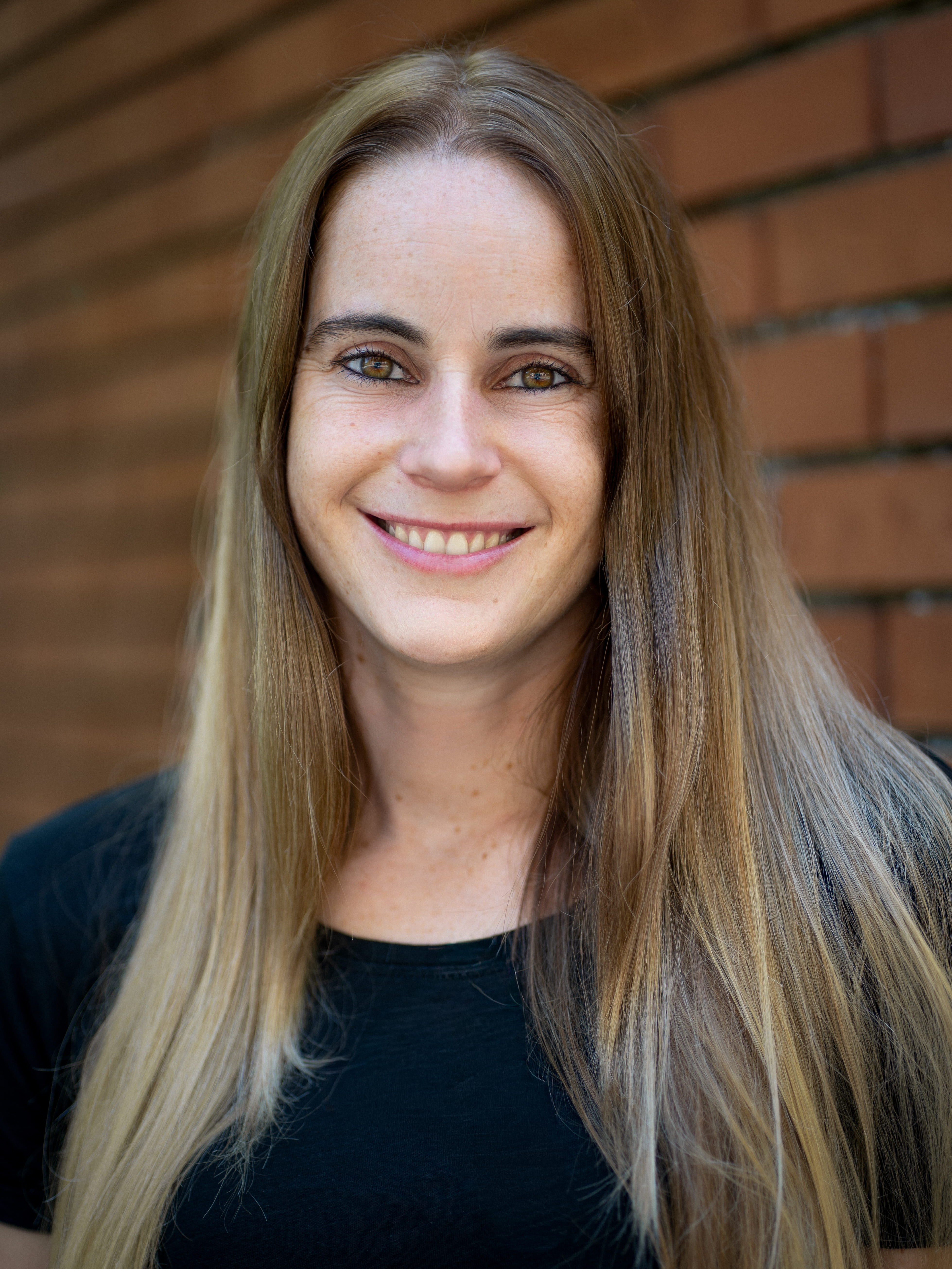 Alexandra Suter
